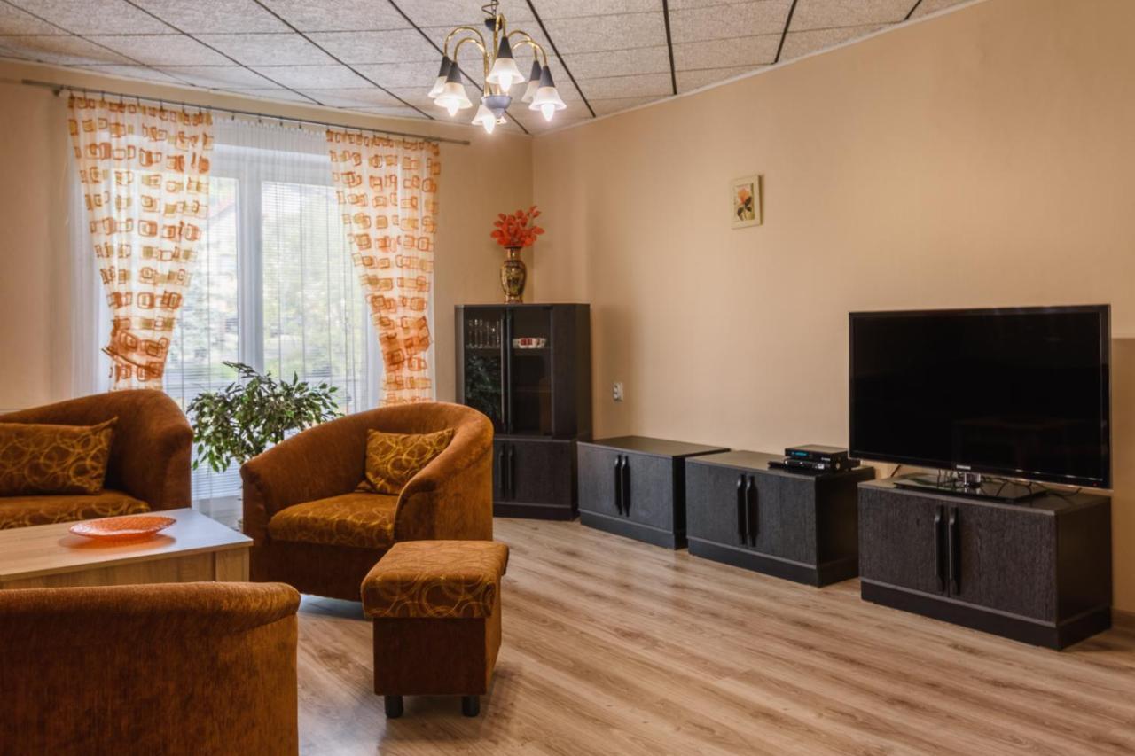 Apartman Elegant 2 Bešeňová Exteriör bild