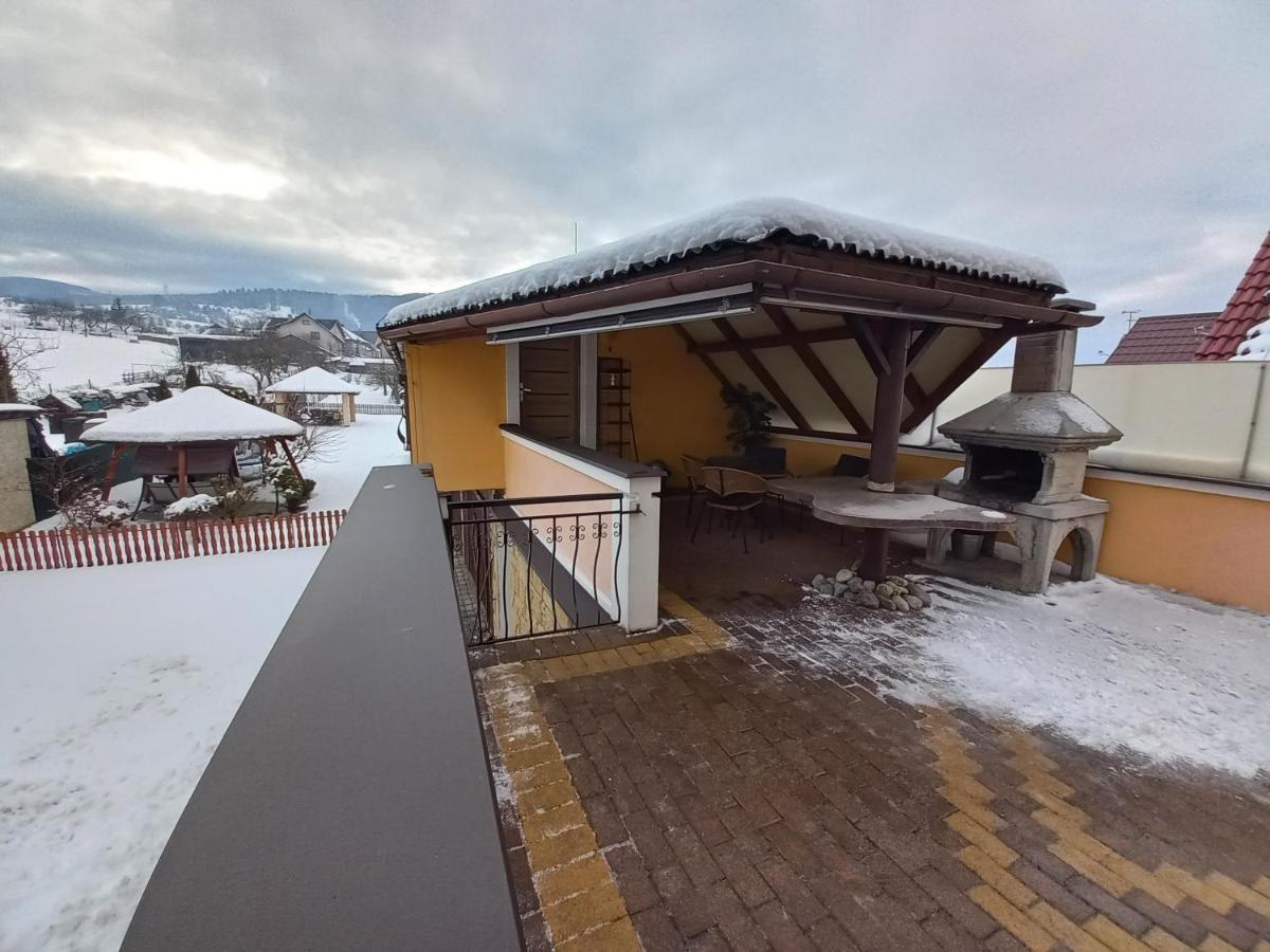 Apartman Elegant 2 Bešeňová Exteriör bild