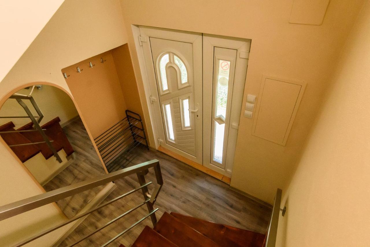 Apartman Elegant 2 Bešeňová Exteriör bild